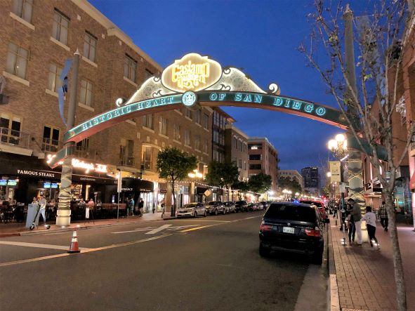11 11 gas lamp
