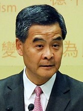 03 25梁正英图片