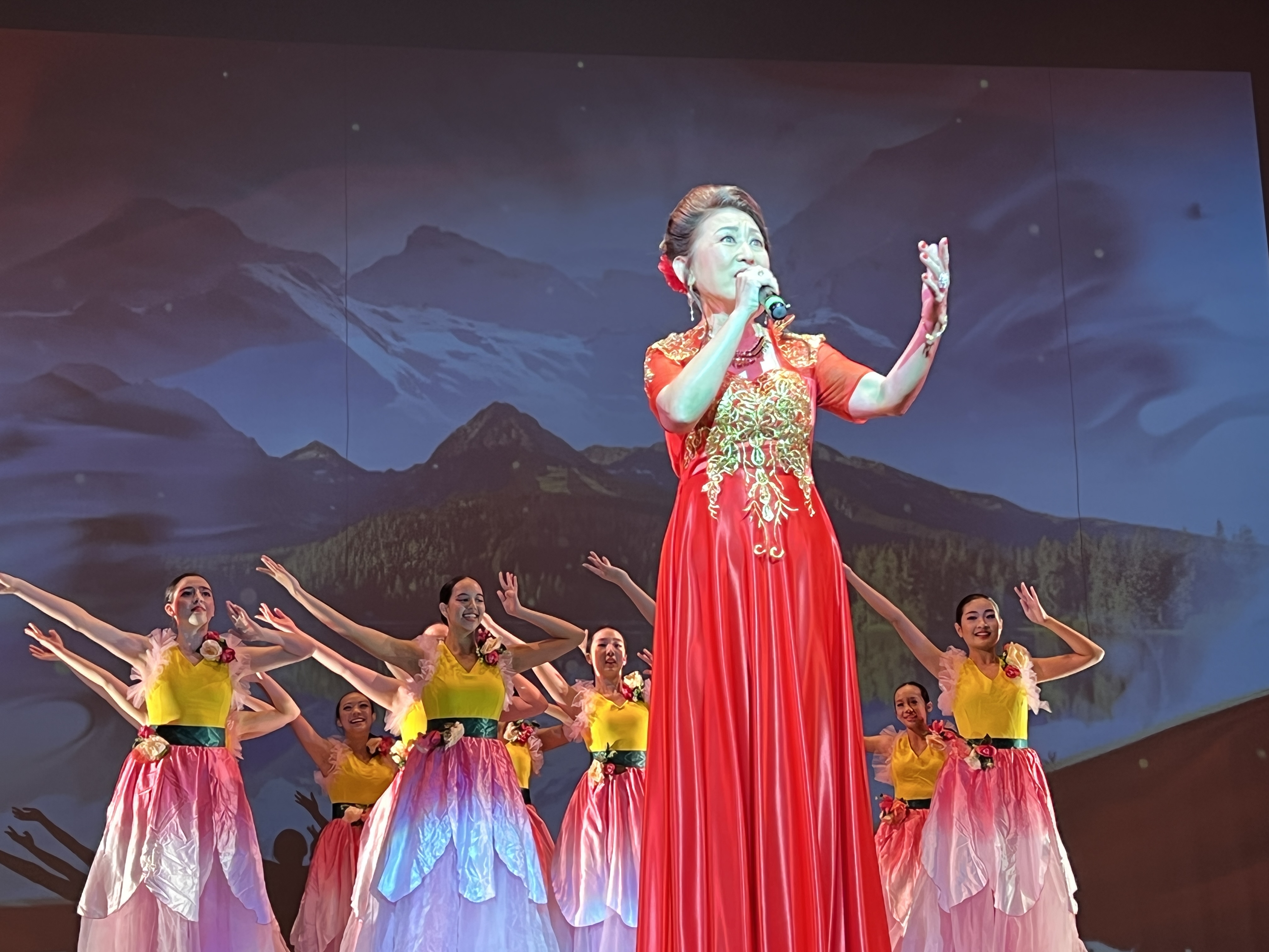 16 女高音独唱 我爱你中国 冯伟