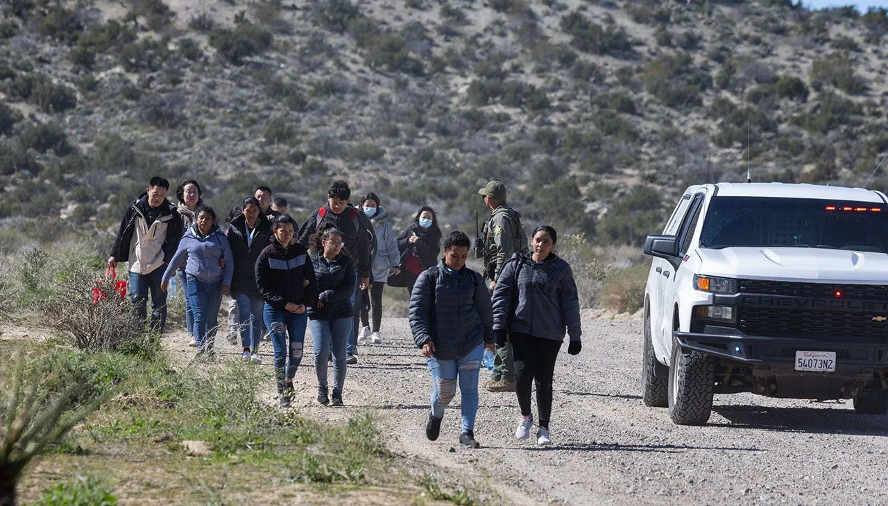 2024 05 25 migrants entering San Diego